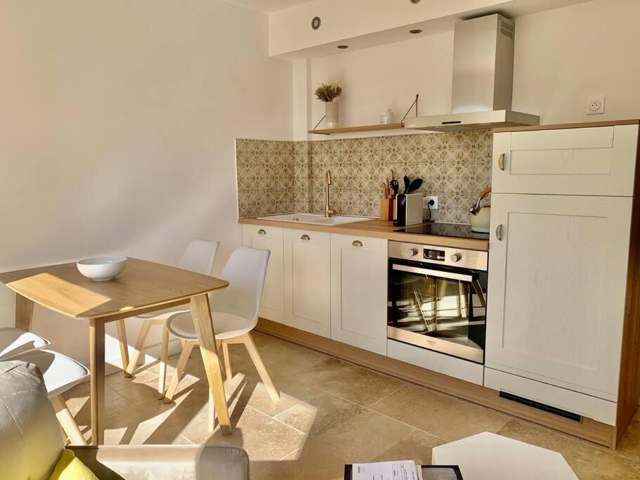 La Reposee, Bas De Villa En Plein Coeur De Vence Bagian luar foto